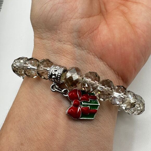 Light gray faceted crystal glass beaded bracelet with gift charm! - Picture 5 of 6